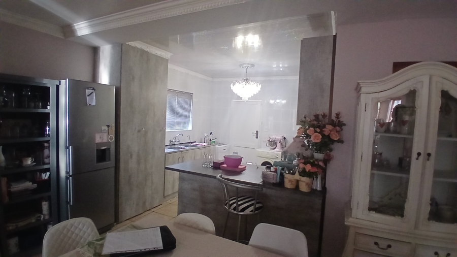 2 Bedroom Property for Sale in Langenhovenpark Free State
